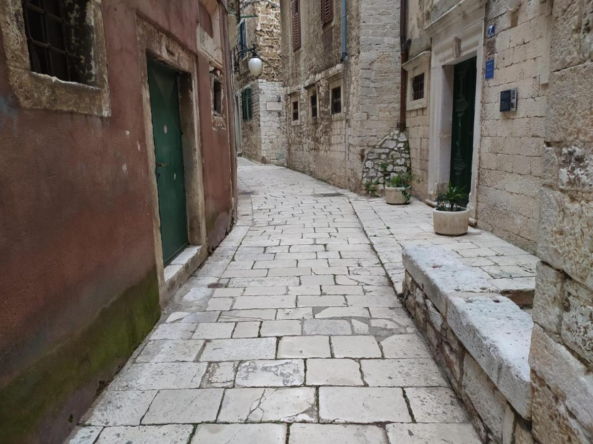 Old Stone House St Lawrence In The Heart Of Sibenik'S Old Town Apartment Bagian luar foto